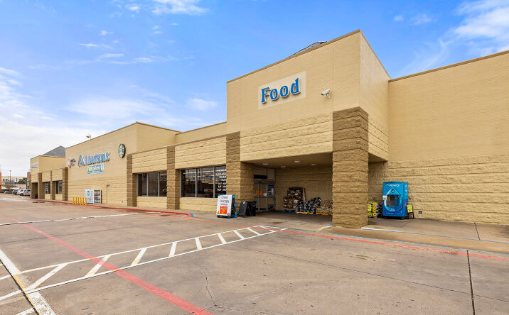 Pictures of Retail property located at 850 E Loop 820, Fort Worth, TX 76112 for sales - image #1