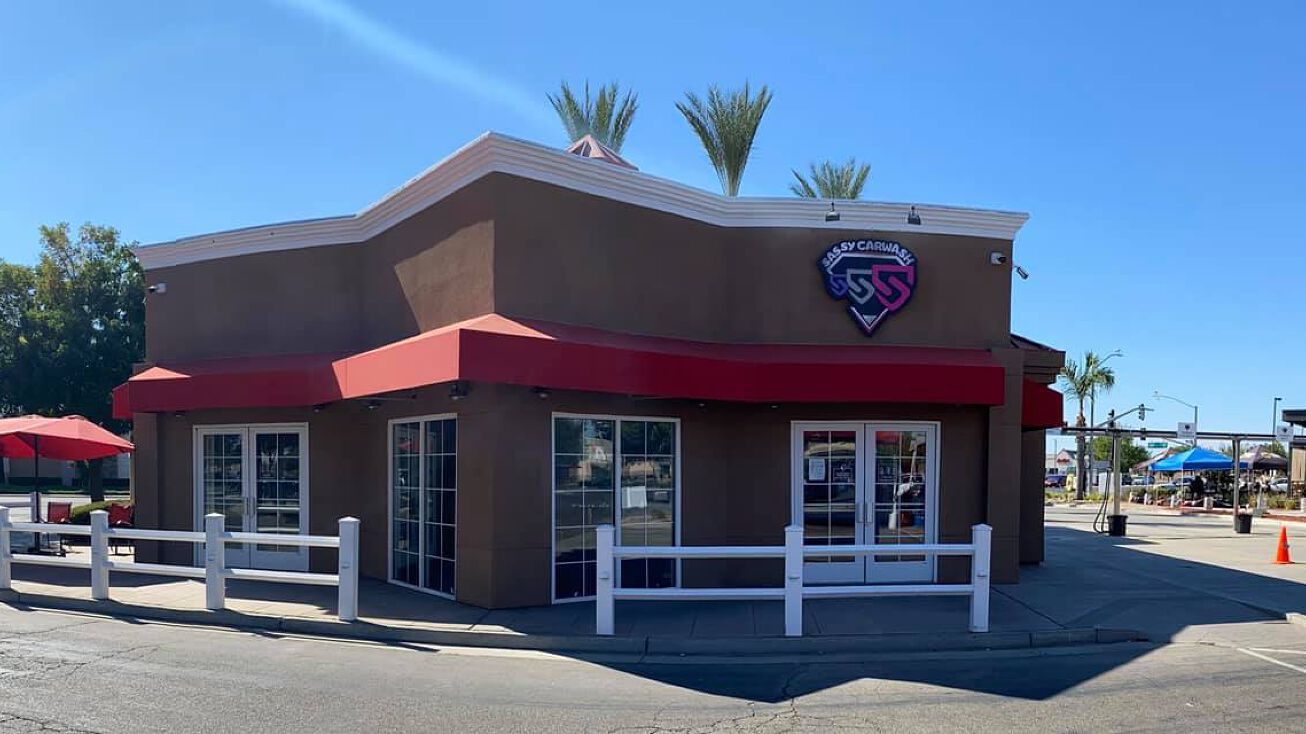 1697 W Lacey Blvd, Hanford, CA 93230