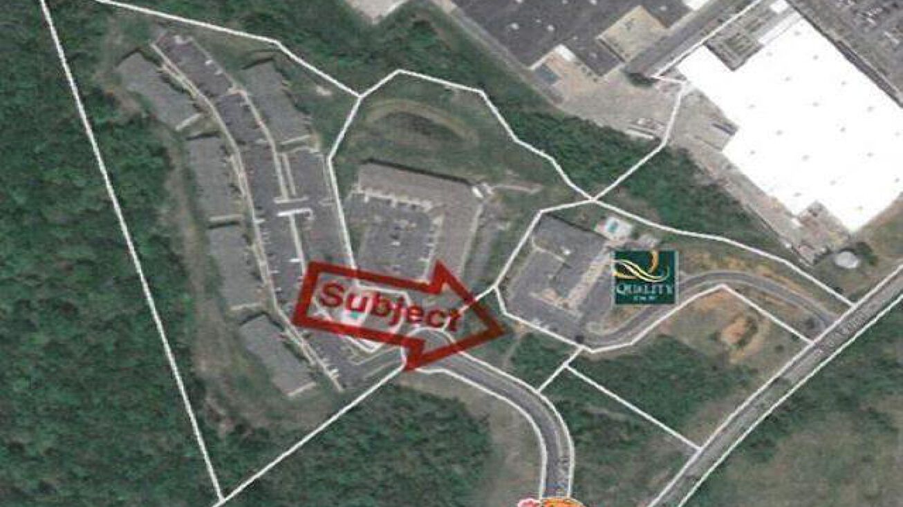 10 Frontier Ridge Ct, Staunton, VA 24401