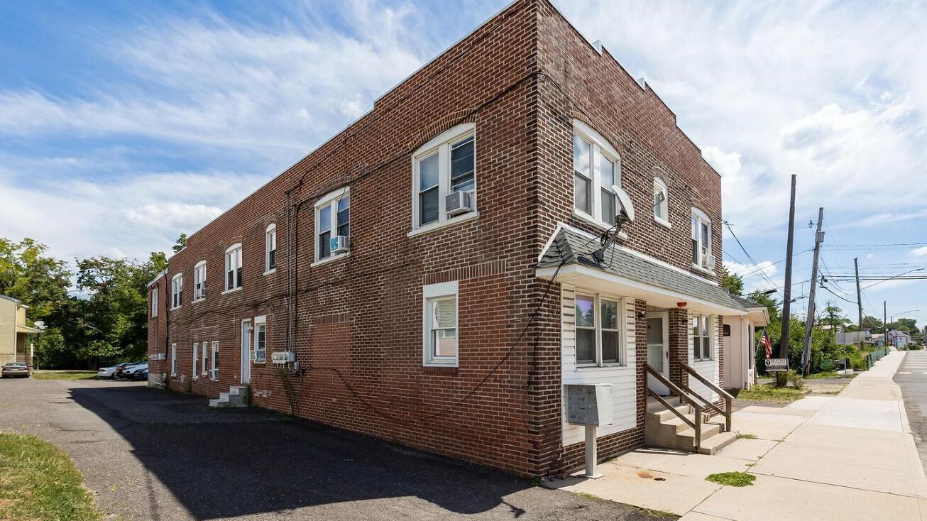 63 N Main St, Sellersville, PA 18960