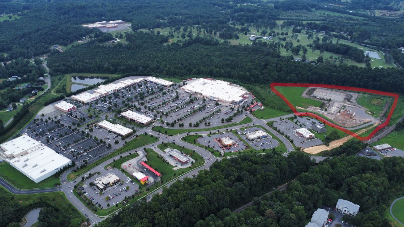 102 Heights Blvd, NC 28655