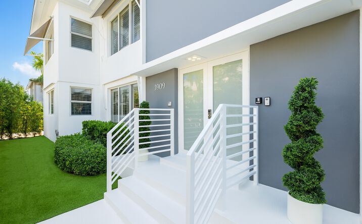 Pictures of Multifamily property located at 3909 Garden Ave, Miami, FL 33140 for sales - image #1