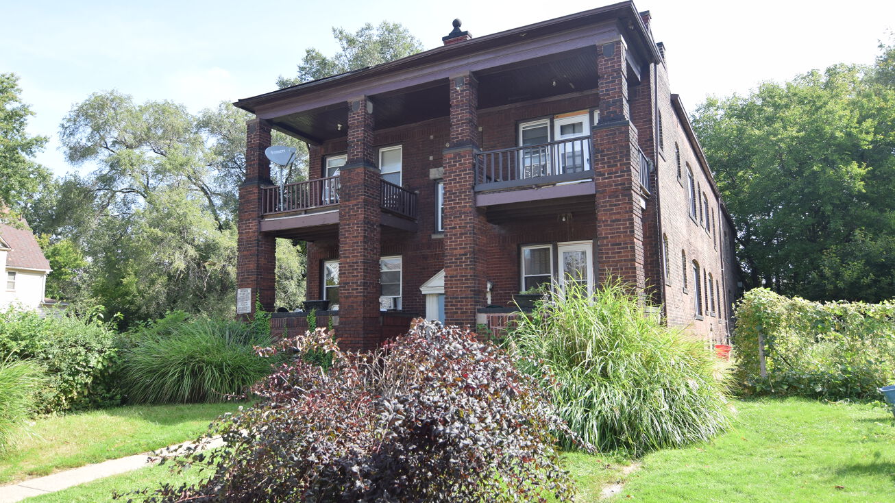 2329 E 89th St, Cleveland, OH 44106