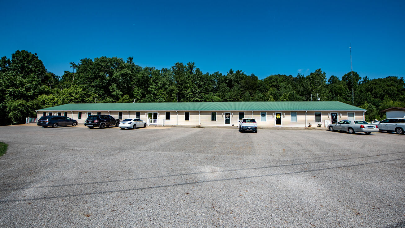 2220 Hwy 641, Parsons, TN 38363