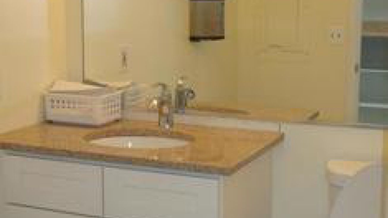 106 Elden St, Herndon, VA 20170