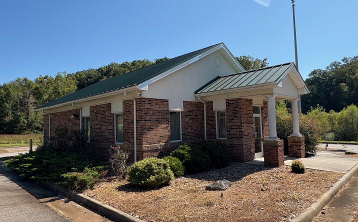 Pictures of Land, Office, Retail property located at 48 Animal Clinic Rd, Stuart, VA 24171 for sales - image #1
