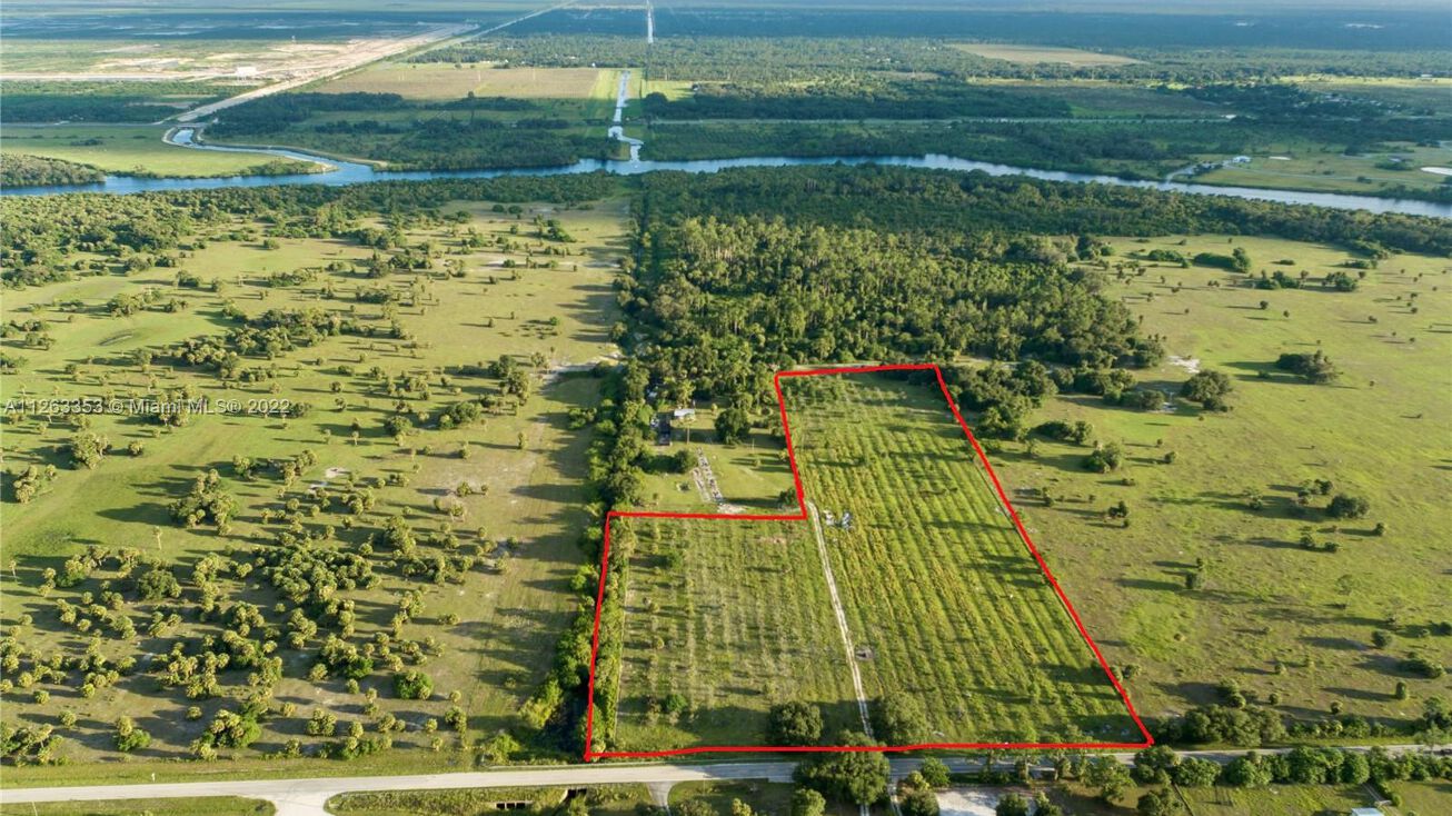 23930 N River Rd, Alva, FL 33920