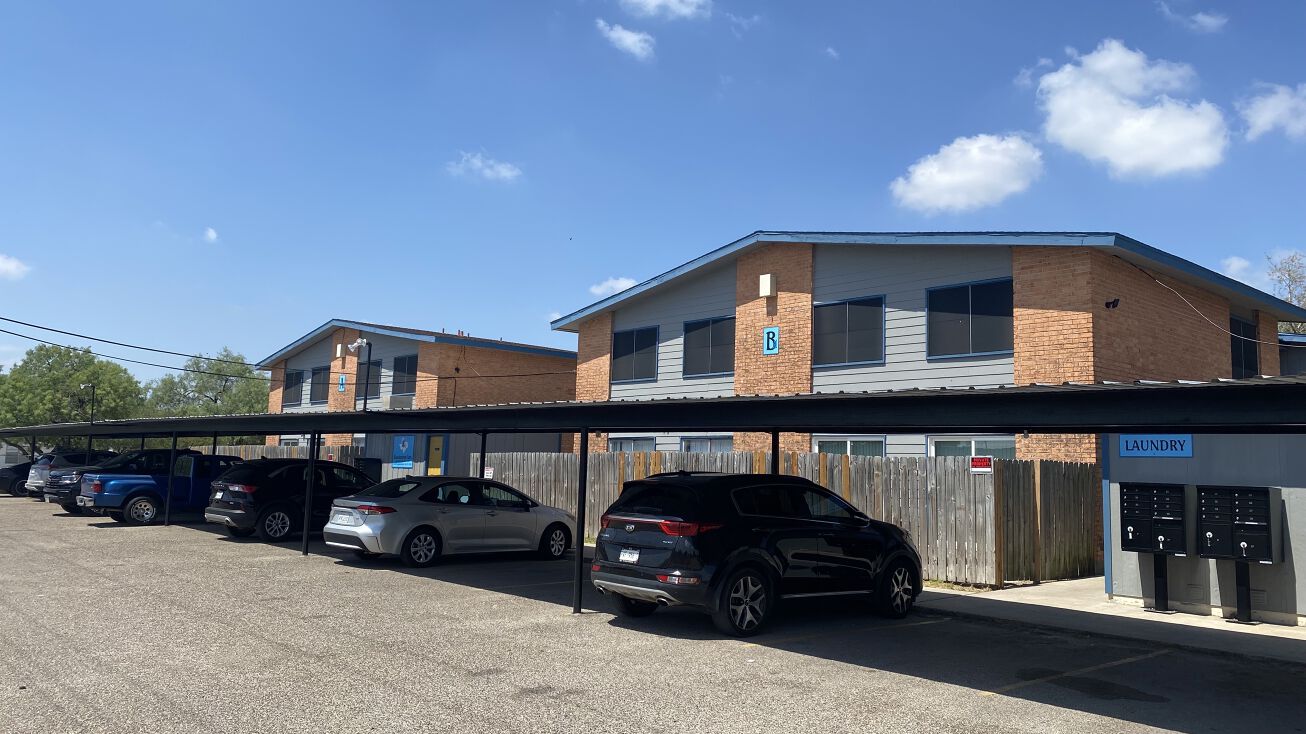 1705 N 1st St, Kingsville, TX 78363