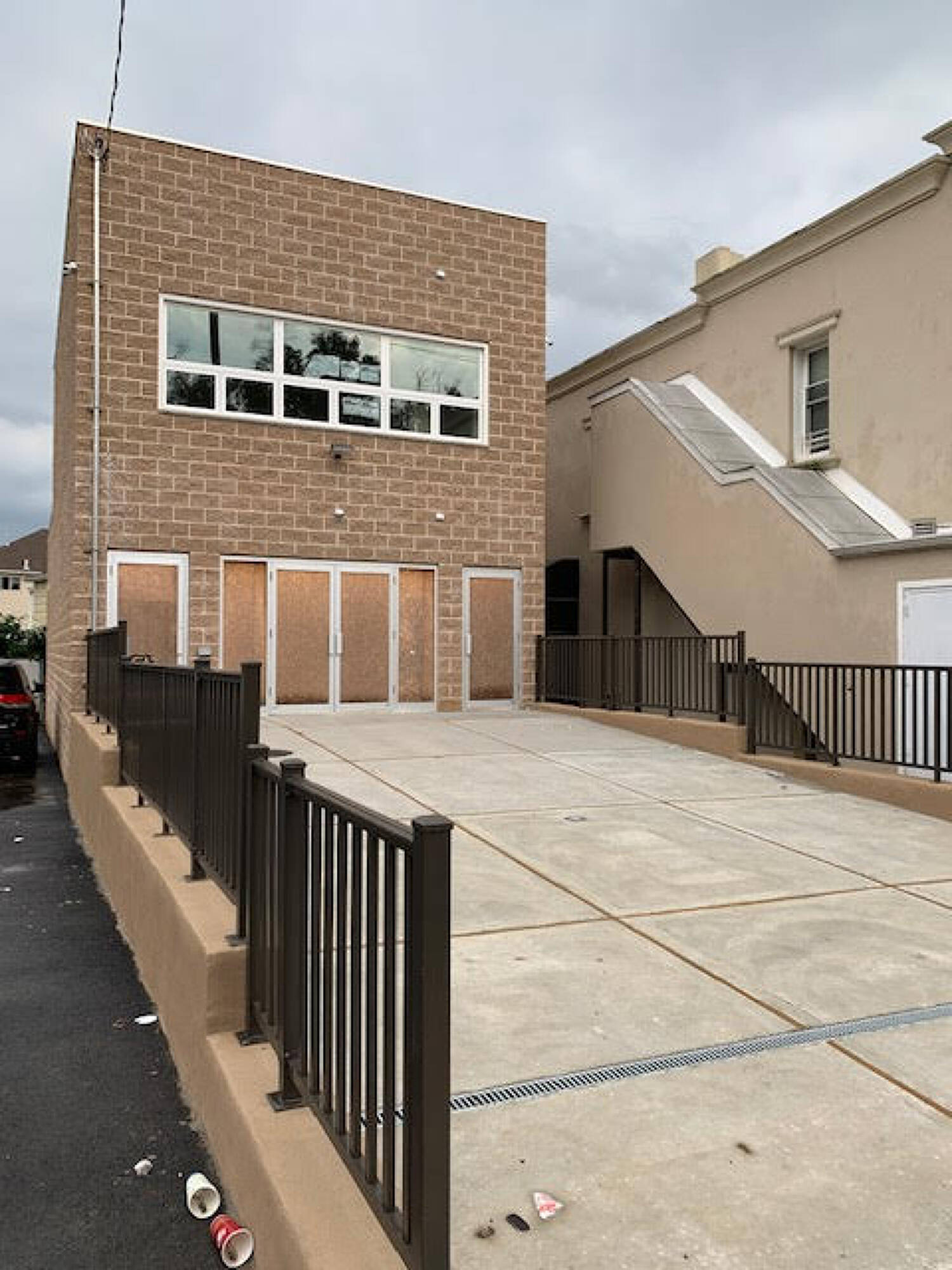 4162 Victory Blvd, Staten Island, NY 10314