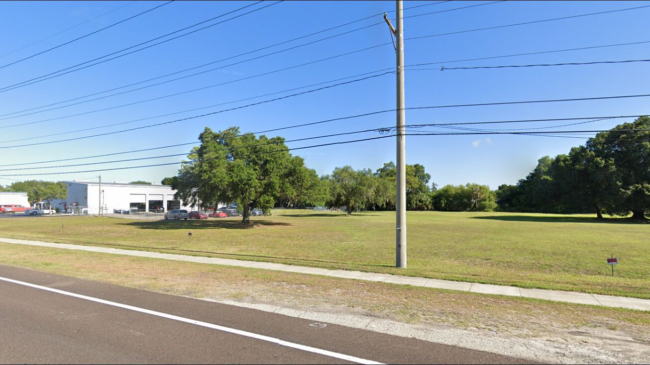 2001 US Hwy 41 S, Ruskin, FL 33570