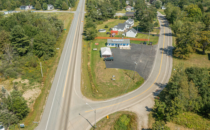 Pictures of Retail property located at 24 Main St, Stockton Springs, ME 04981 for sales - image #1