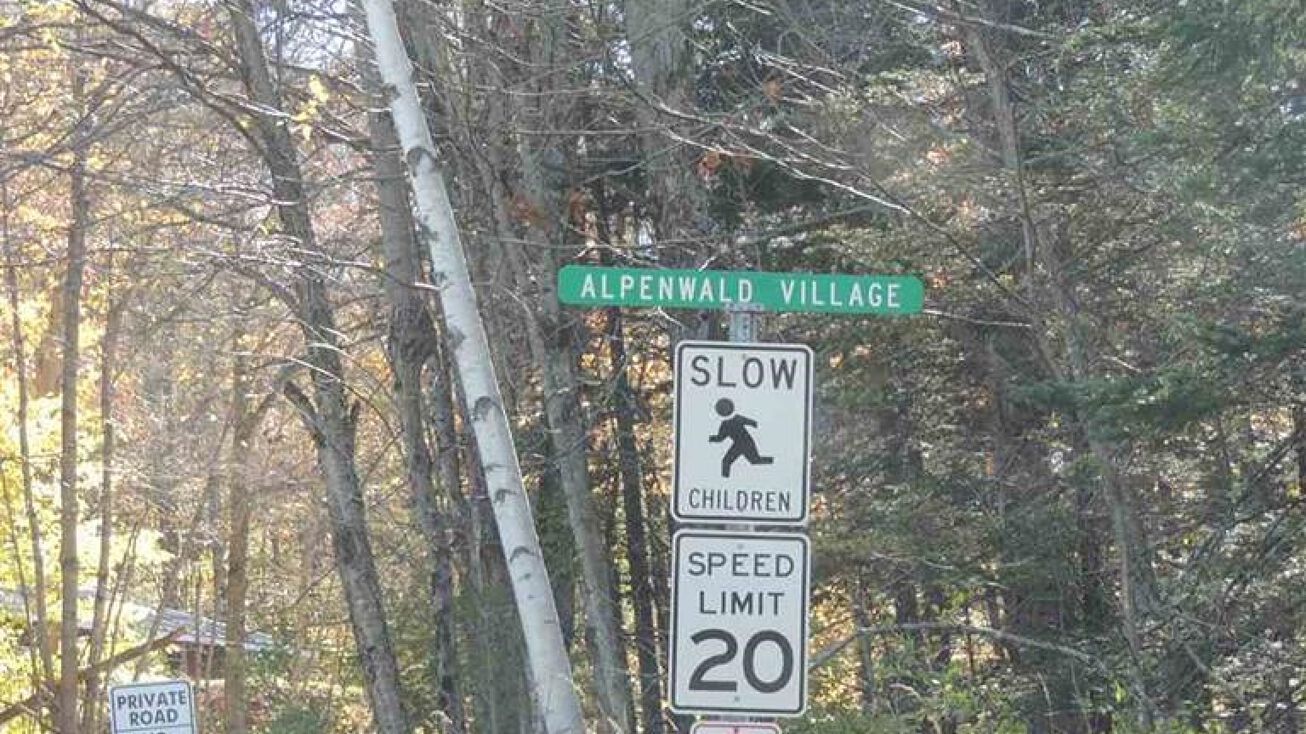 78 Heartwellville View Rd, Readsboro, VT 05350