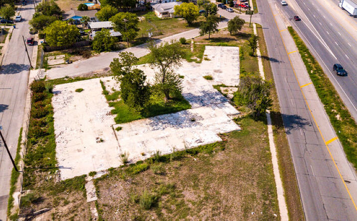 Pictures of Land property located at 903 Leahy St, San Antonio, TX 78221 for sales - image #1