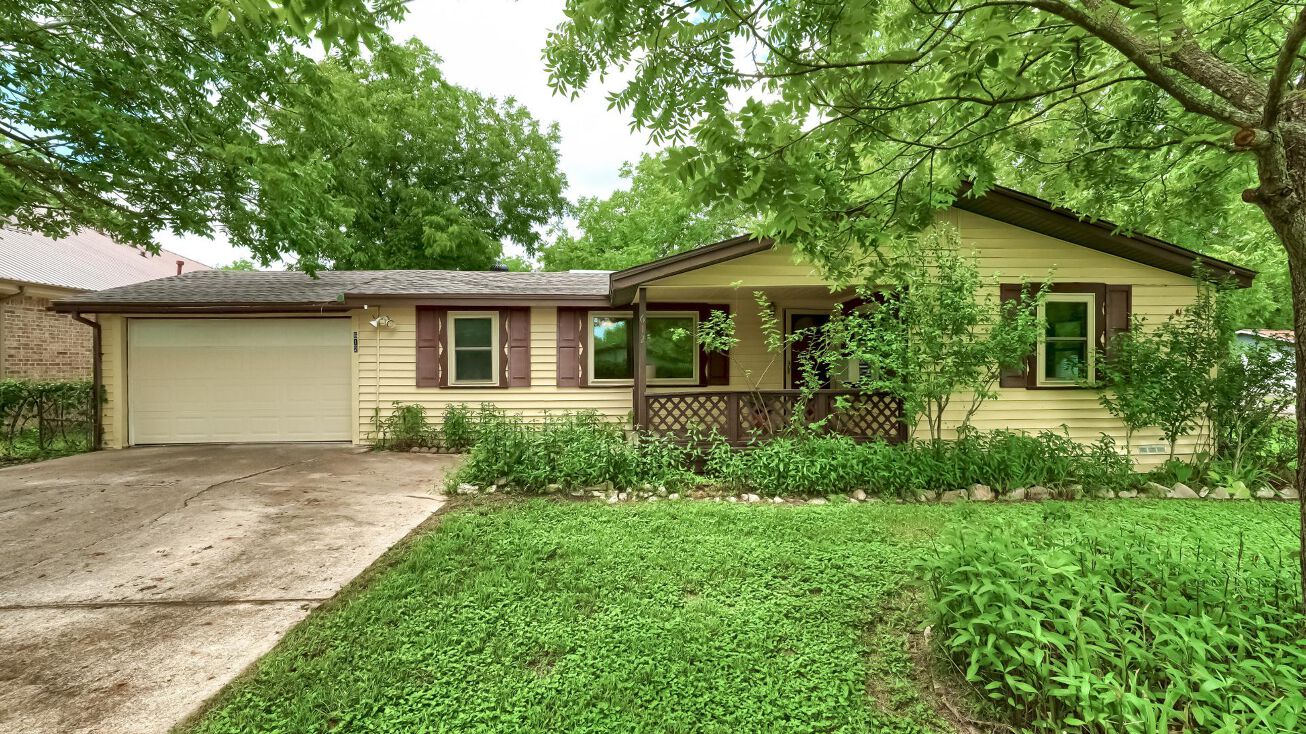 612 E 8th St, Elgin, TX 78621 Multifamily Property for Sale