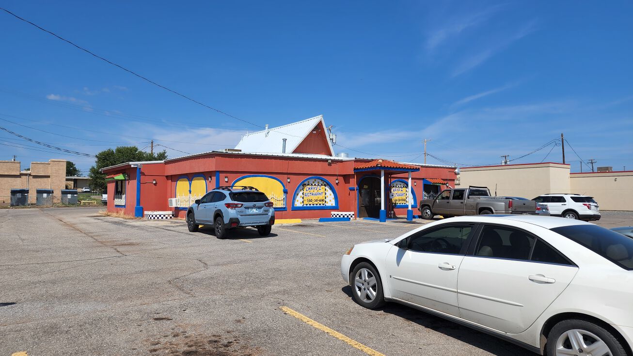Pictures of Retail property located at 1221 N Grady St, Altus, OK 73521 for sales - image #1