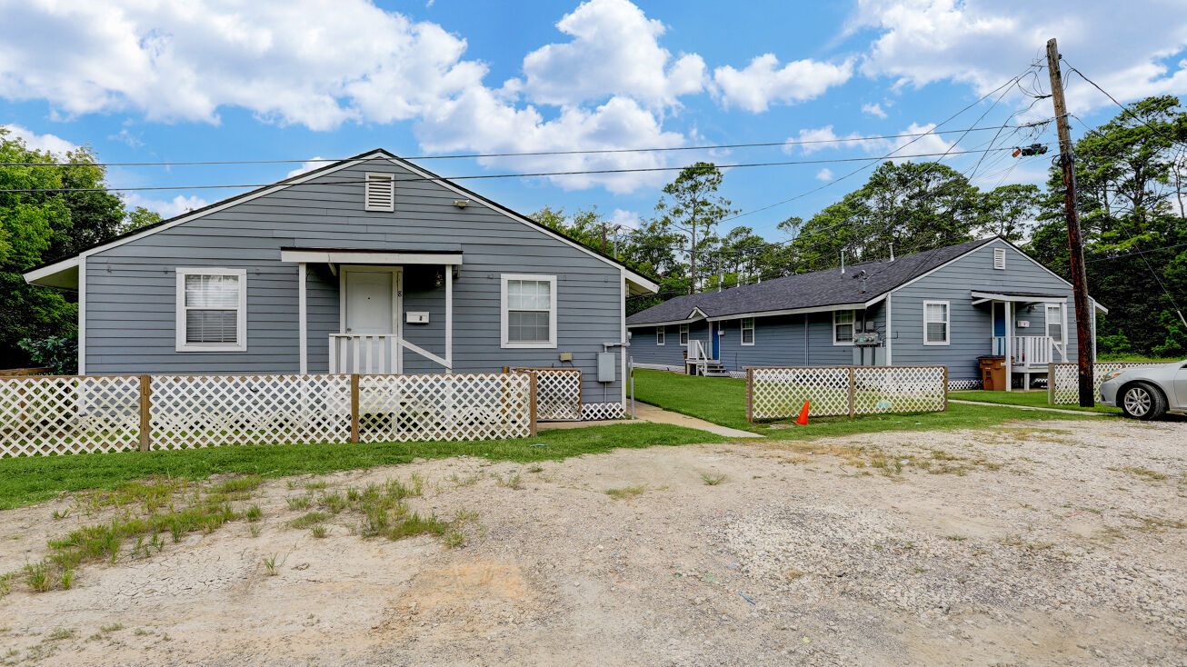 2322 Central St, Dickinson, TX 77539