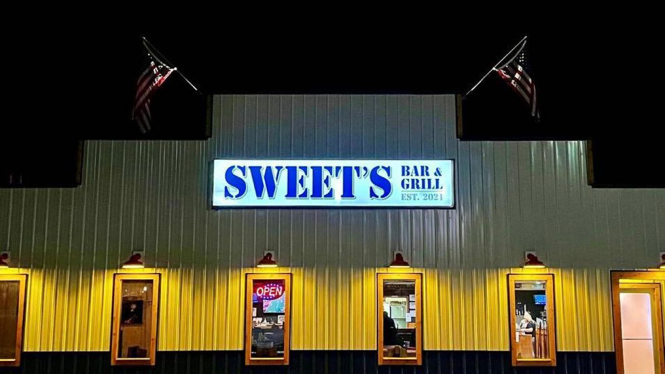 10919 Main St, Honor, MI 49640