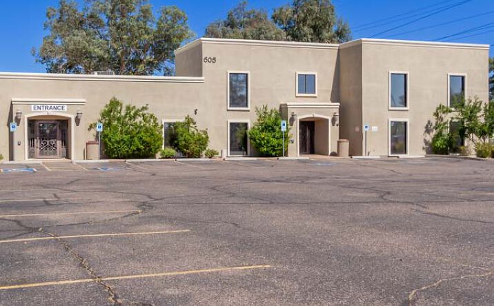 Pictures of Office property located at 605 N Gilbert Rd, Mesa, AZ 85203 for comps - image #1