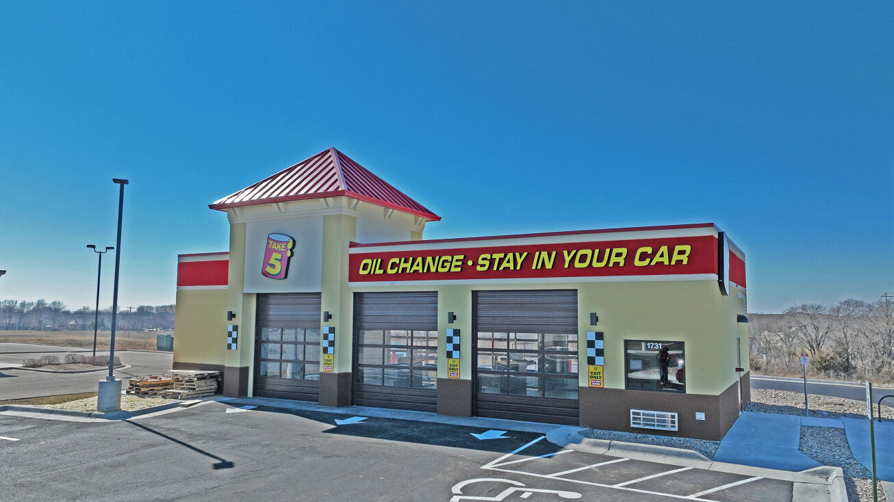 1725 N Rock Rd, Derby, KS 67037