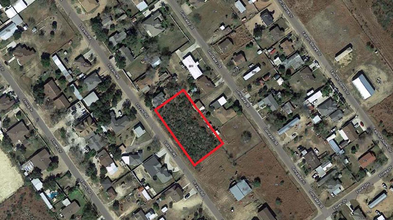278 Lozano Rd, Zapata, TX 78076