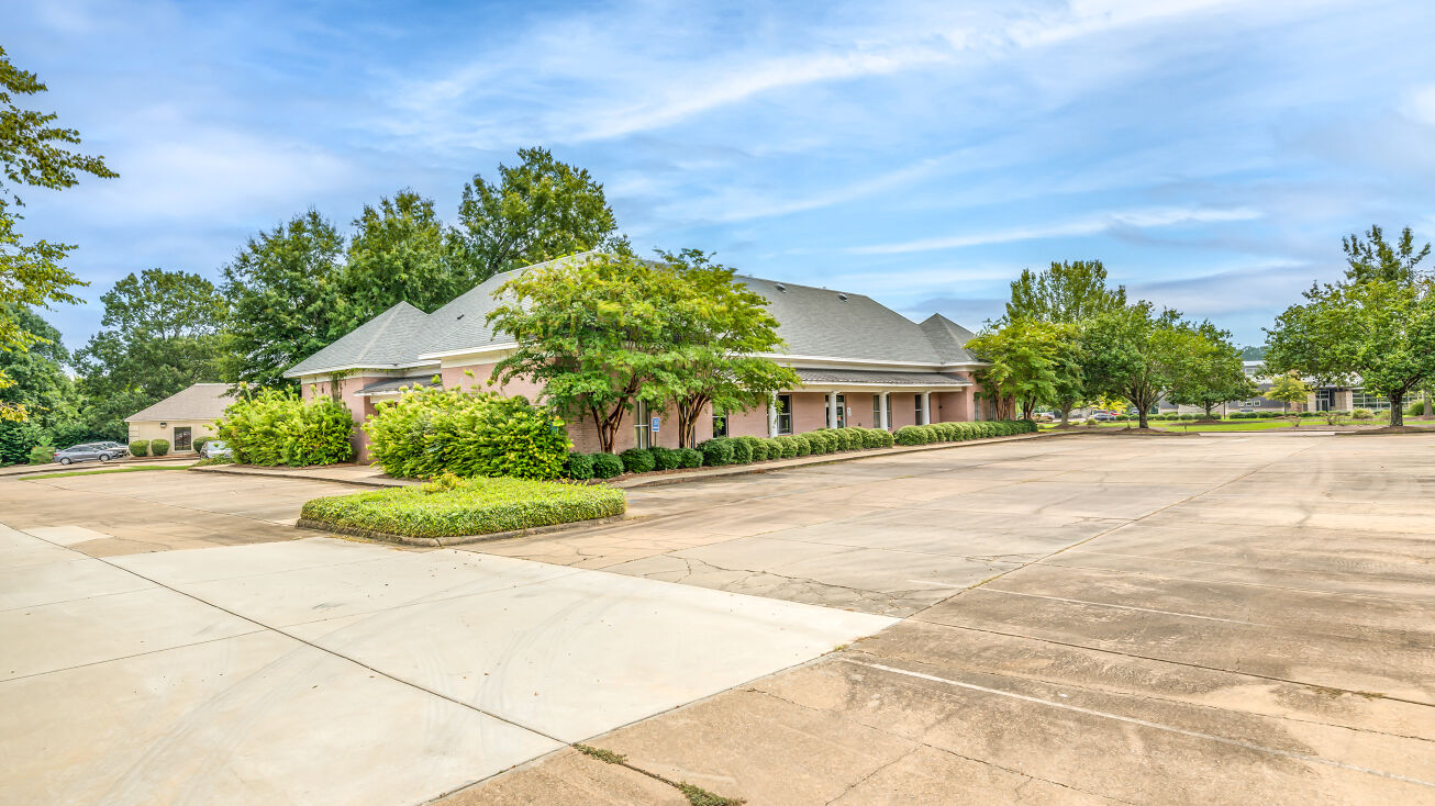7177 Halcyon Summit Dr, Montgomery, AL 36117