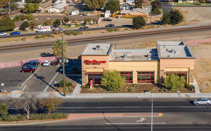 Pictures of Retail property located at 515 N 11th Ave, Hanford, CA 93230 for sales - image #1