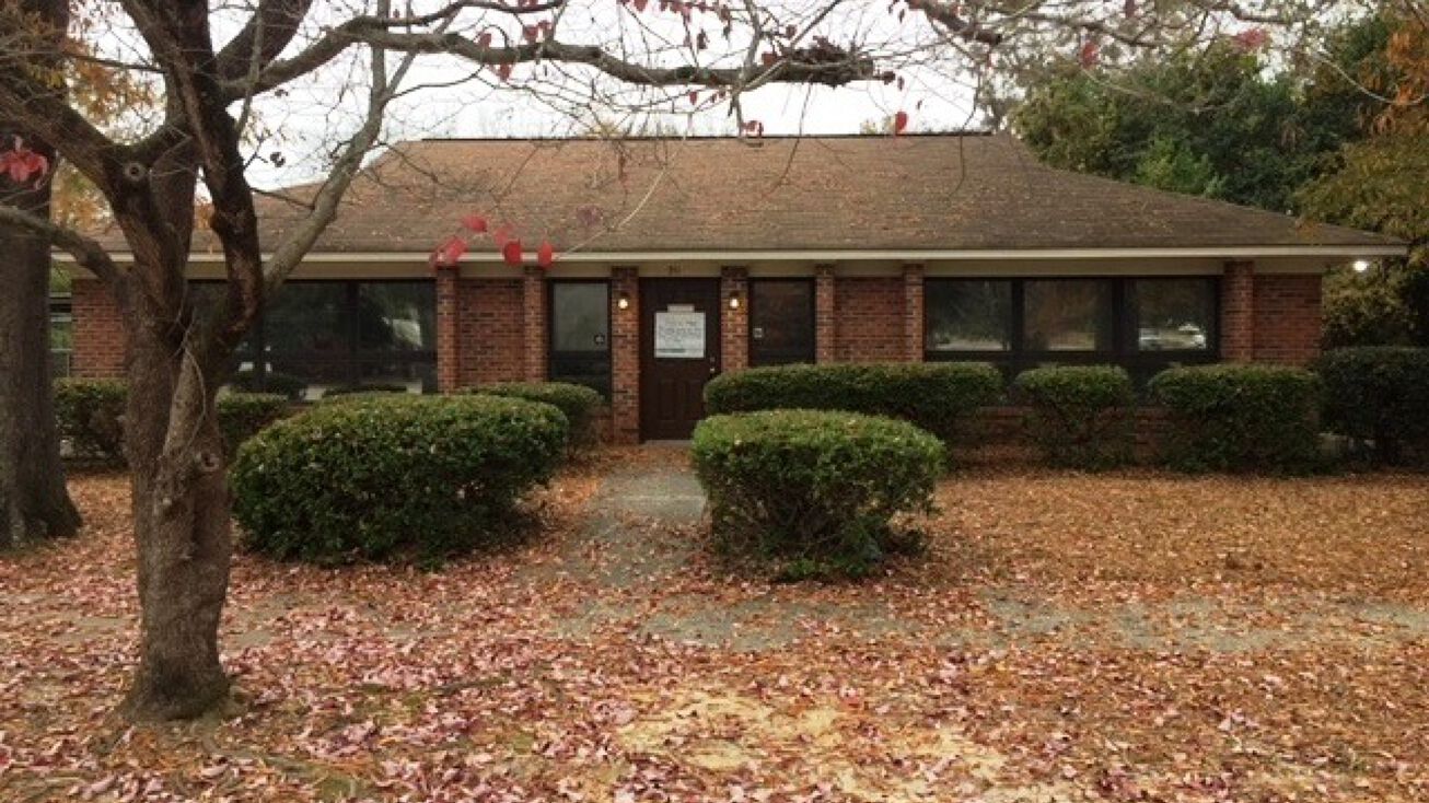 911 Lyttleton St, Camden, SC 29020