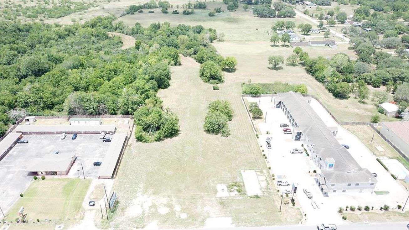 5609 TX35, Bay City, TX 77414