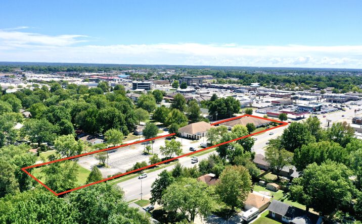 Pictures of Office property located at 2900 S National Ave, Springfield, MO 65804 for comps - image #1