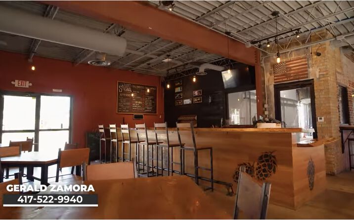 Pictures of Retail property located at 610 W College St, Springfield, MO 65806 for comps - image #1