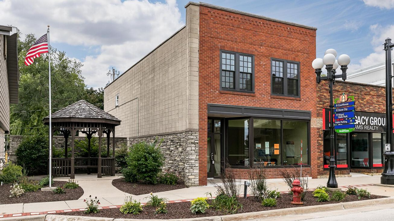 213 E Main St, Anamosa, IA 52205 Mixed Use Property for Sale 213 E