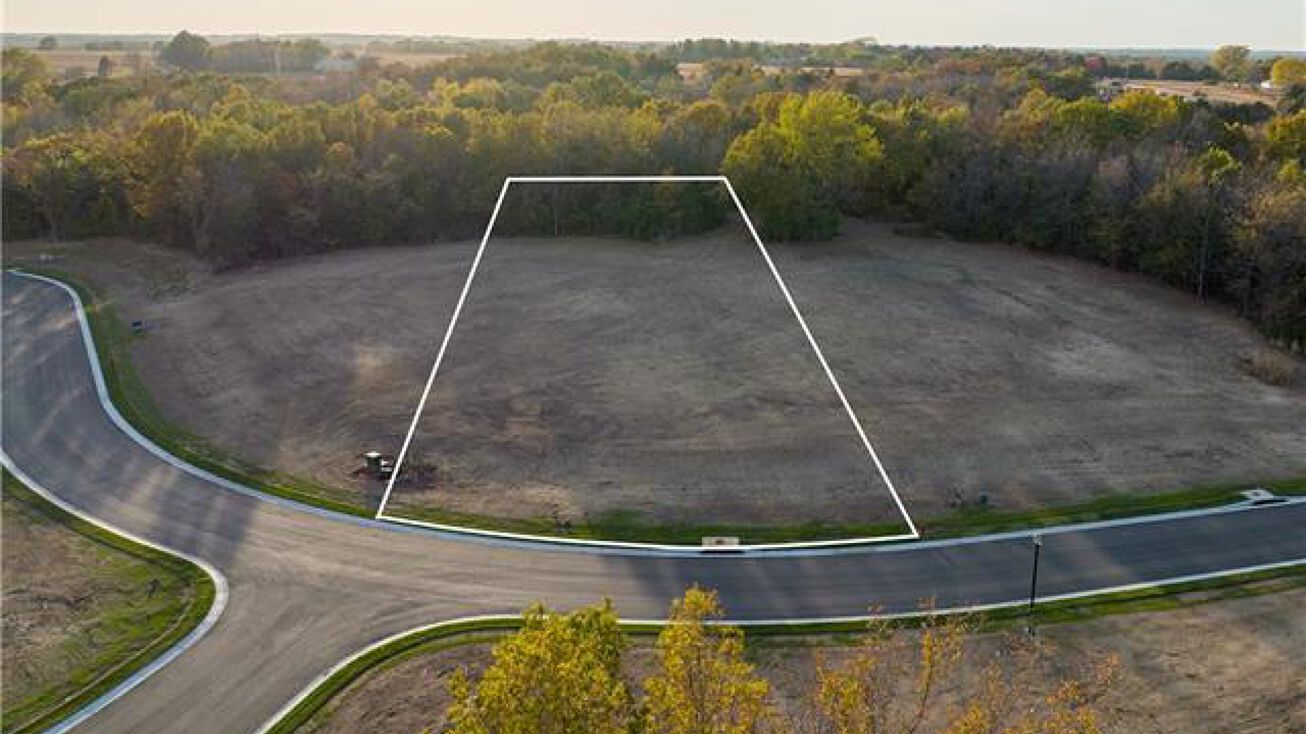 17020 Wallace Way, Loch Lloyd, MO 64012