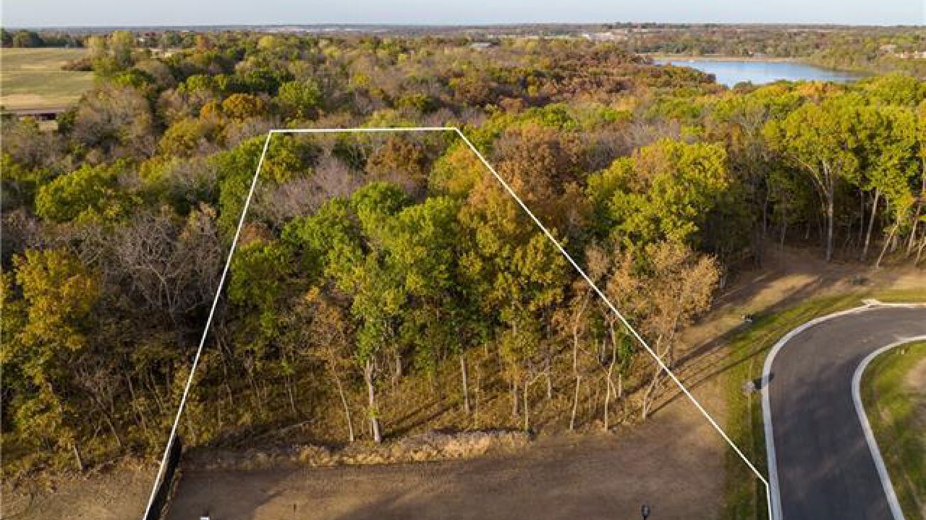 16909 Wallace Way, Loch Lloyd, MO 64012