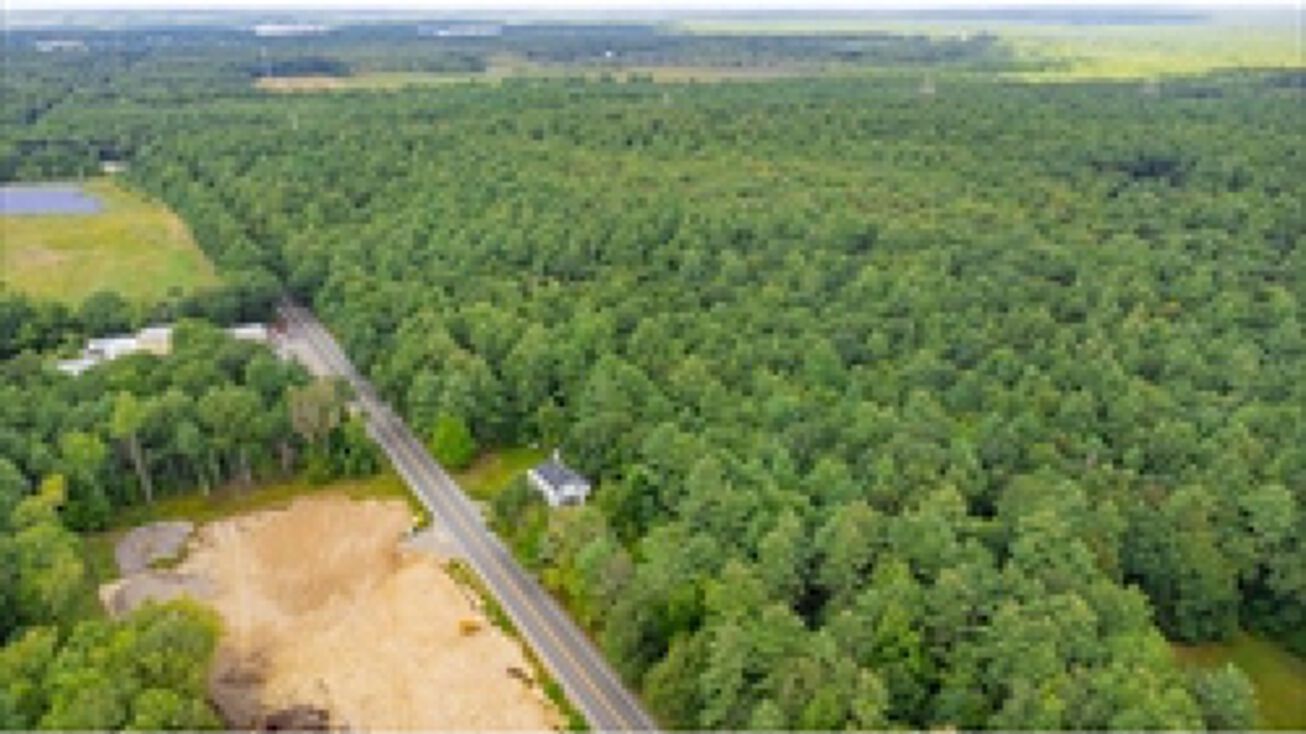 164 Palmer Rd, Plympton, MA 02367