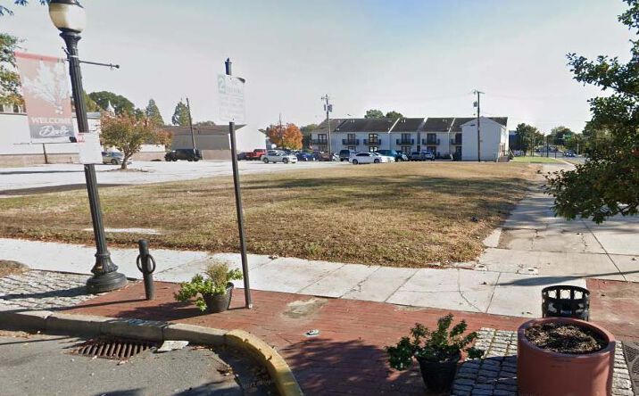 image of property at 326 W LOOCKERMAN ST Dover DE 19904-3250