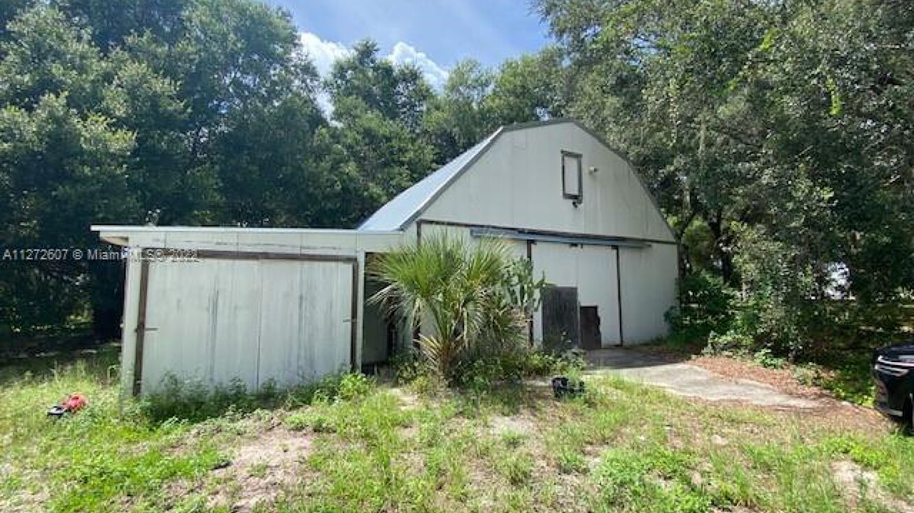 24939 N County Road 33, Other City In The State Of Florida, FL 34736