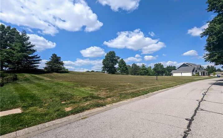 Pictures of Land property located at Lot 2 Bent Oaks Drive, Liberty, MO 64068 for sales - image #1