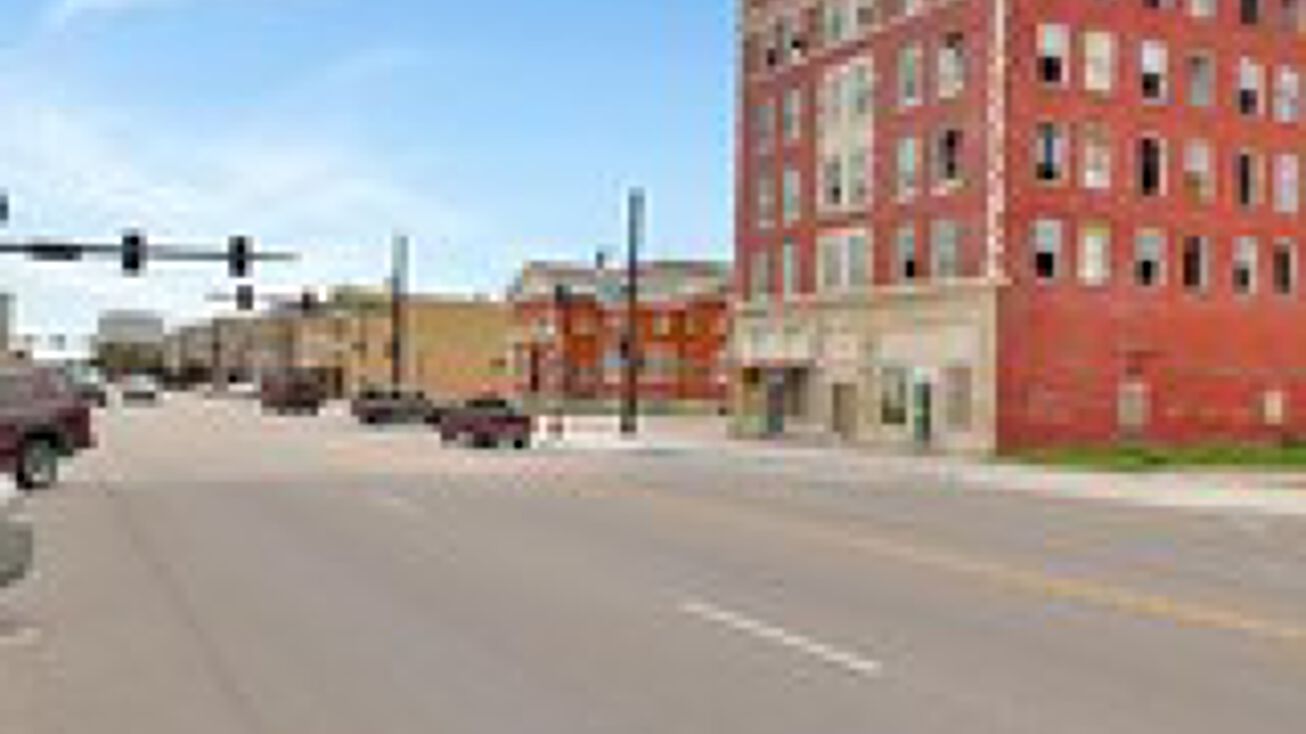 501 N Main St, Hutchinson, KS 67501