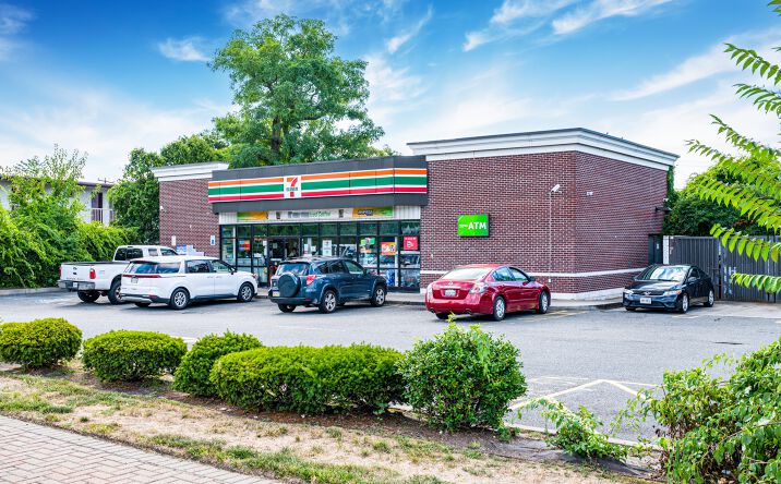 image of property at 203 SUNRISE HWY Merrick NY 11566-3812