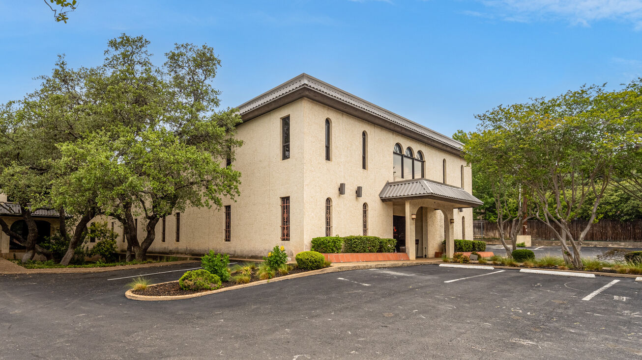 975 W Bitters Rd, San Antonio, TX 78216