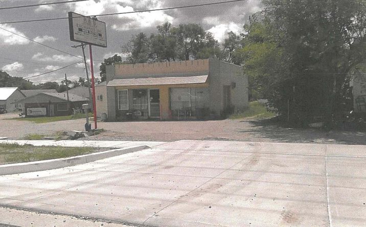 Pictures of Retail property located at 1323 Goshen Rd, Fort Wayne, IN 46808 for sales - image #1
