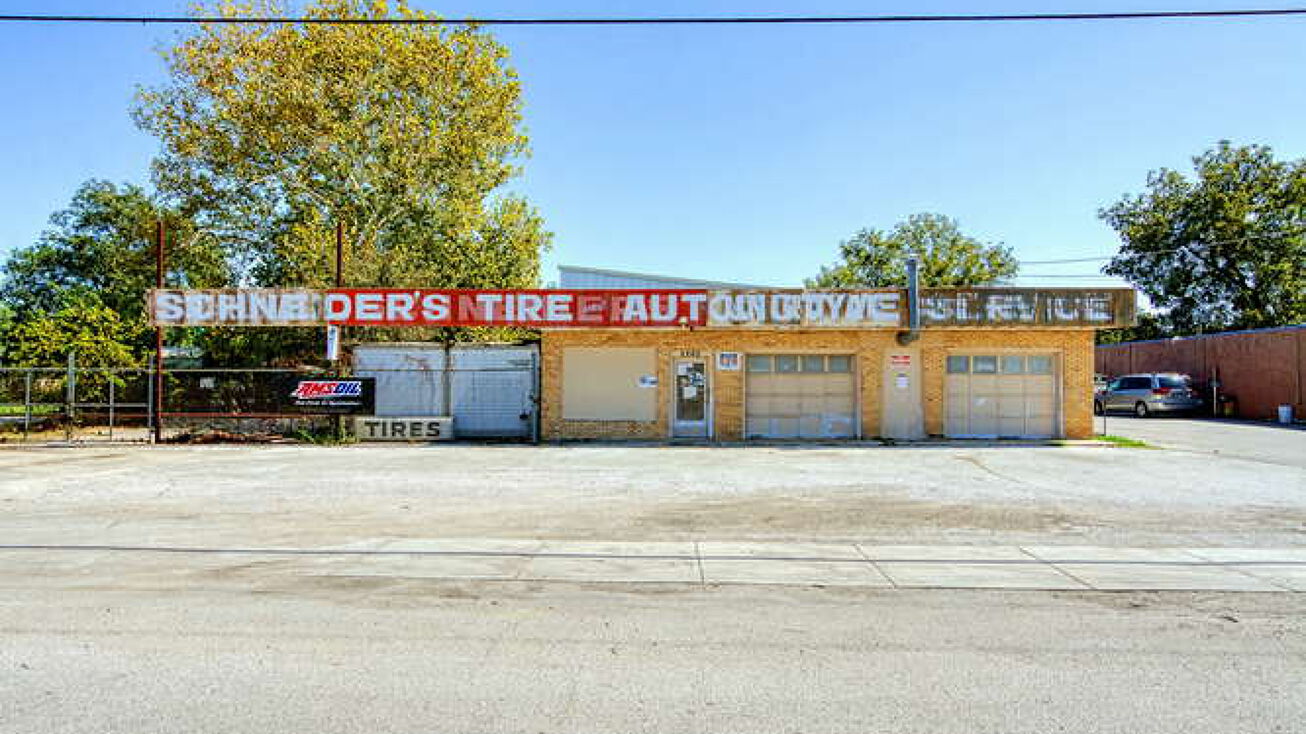 2260 S Ww White Rd, San Antonio, TX 78222 Retail Property for Sale