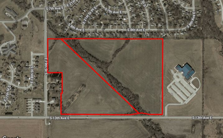Pictures of Land property located at 1006 E 19th St S, Newton, IA 50208 for sales - image #1