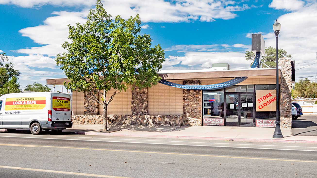 1746 Victorian Ave, Sparks, NV 89431