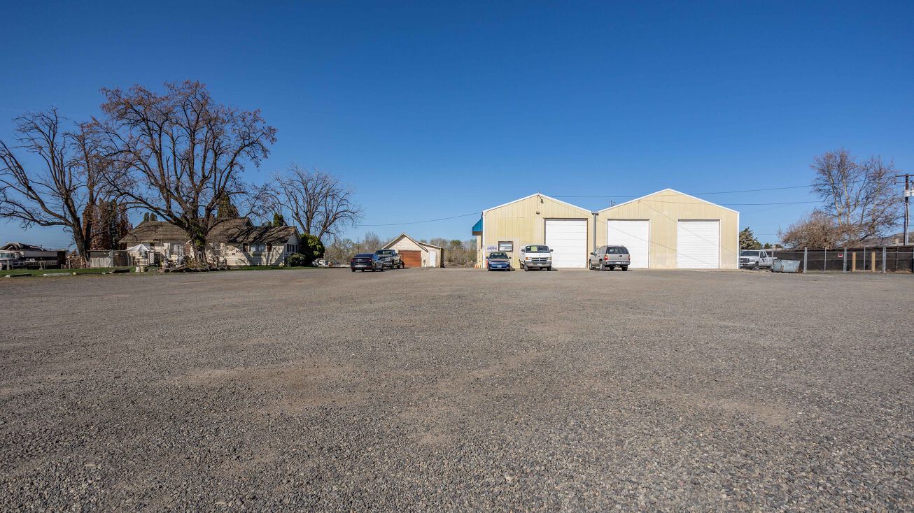 204 Butterfield Rd, Yakima, WA 98901