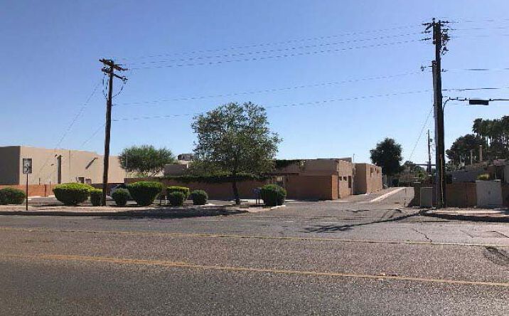 Pictures of Multifamily property located at 502 N Silverbell Rd, Tucson, AZ 85745 for comps - image #1