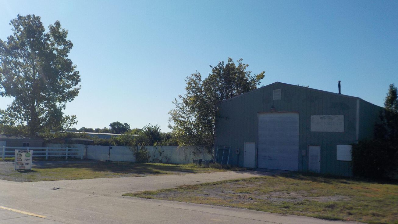 3207 W COMMERCIAL Road, Marion, IL 62959 Special Purpose Property for