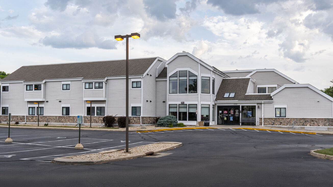 7102 Mineral Point Rd, Madison, WI 53717