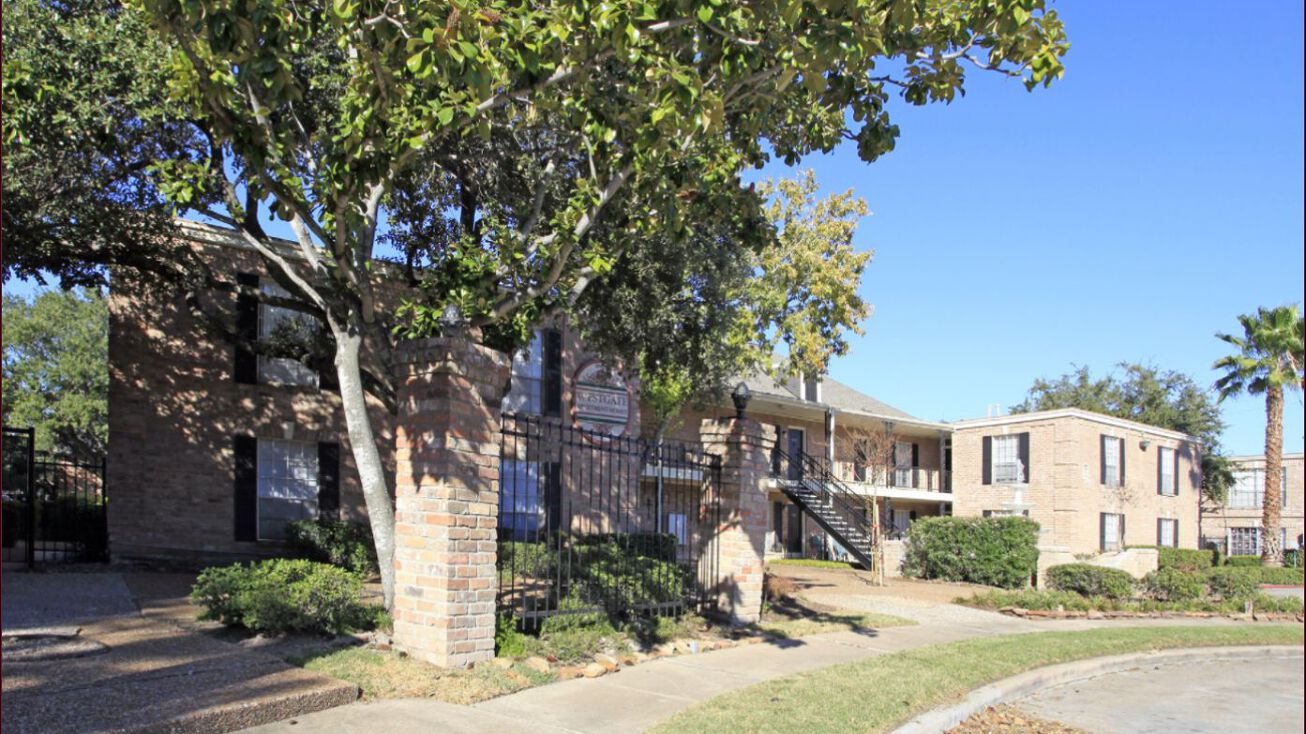 2235 Winrock Blvd, Houston, TX 77057