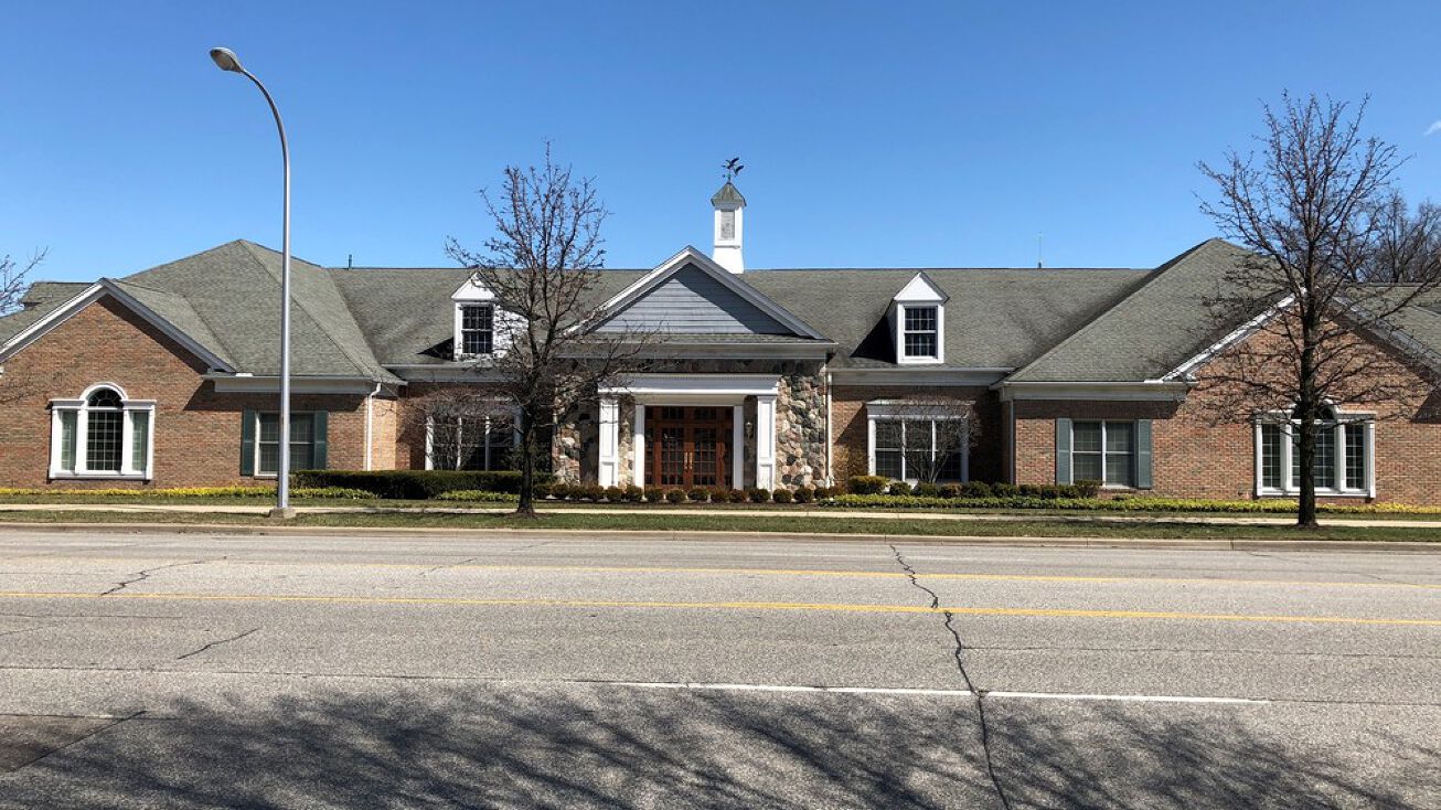21420-greater-mack-ave-st-clair-shores-mi-48080-office-property